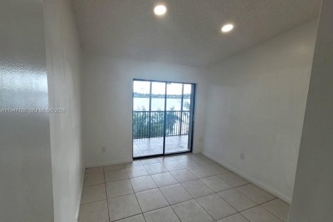 Condo in Miami, Florida, 3 bedrooms № 2003273 - photo 20