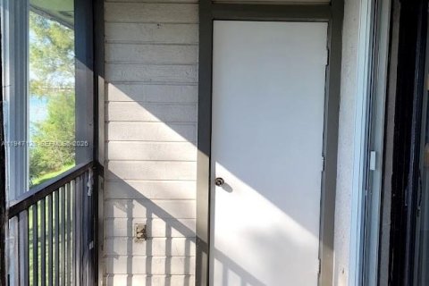 Condo in Miami, Florida, 3 bedrooms № 2003273 - photo 24