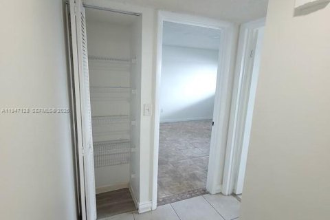 Condo in Miami, Florida, 3 bedrooms № 2003273 - photo 18