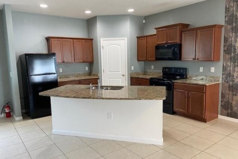 Casa en alquiler en Groveland, Florida, 4 dormitorios, 226.96 m2 № 1869310 - foto 2