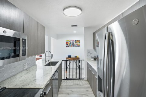 Купить виллу или дом в Лодерхилл, Флорида 3 спальни, 101.82м2, № 2040393 - фото 5