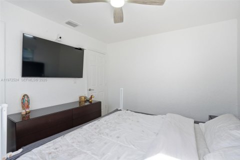 Купить виллу или дом в Лодерхилл, Флорида 3 спальни, 101.82м2, № 2040393 - фото 15