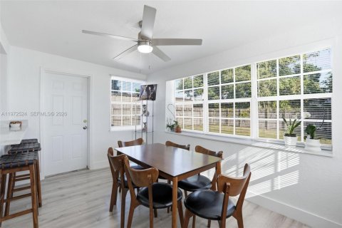 Купить виллу или дом в Лодерхилл, Флорида 3 спальни, 101.82м2, № 2040393 - фото 8