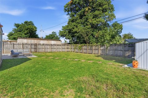 Купить виллу или дом в Лодерхилл, Флорида 3 спальни, 101.82м2, № 2040393 - фото 22