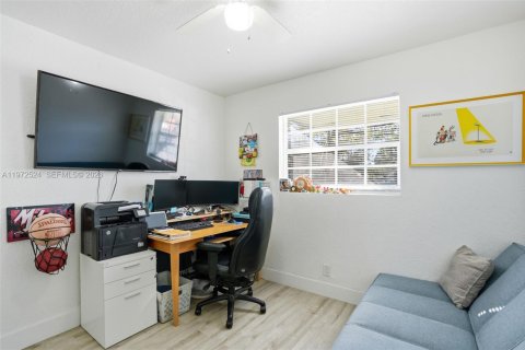 Купить виллу или дом в Лодерхилл, Флорида 3 спальни, 101.82м2, № 2040393 - фото 13