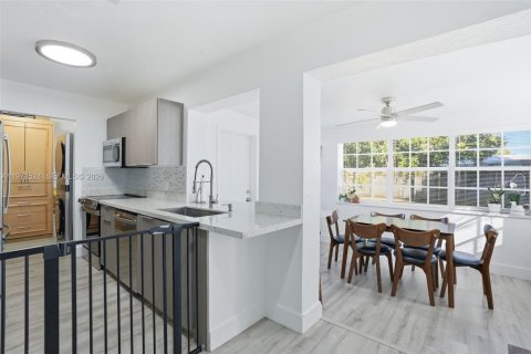 Купить виллу или дом в Лодерхилл, Флорида 3 спальни, 101.82м2, № 2040393 - фото 3