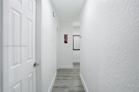 Купить виллу или дом в Лодерхилл, Флорида 3 спальни, 101.82м2, № 2040393 - фото 18