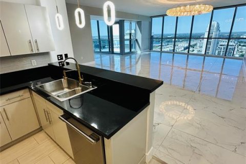 Снять в аренду кондоминиум в Орландо, Флорида 4 комнаты, 268.95м2, № 2128087 - фото 16