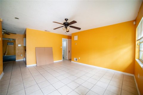 Casa en venta en Orlando, Florida, 4 dormitorios, 134.52 m2 № 1902146 - foto 3