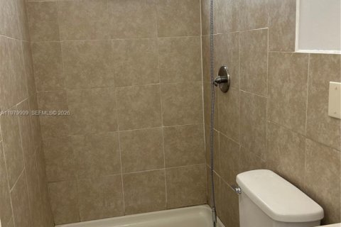 Снять в аренду коммерческую недвижимость в Хомстед, Флорида 1 спальня, 165.83м2, № 2046256 - фото 11