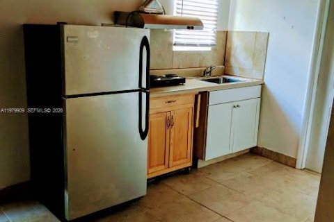Снять в аренду коммерческую недвижимость в Хомстед, Флорида 1 спальня, 165.83м2, № 2046256 - фото 8