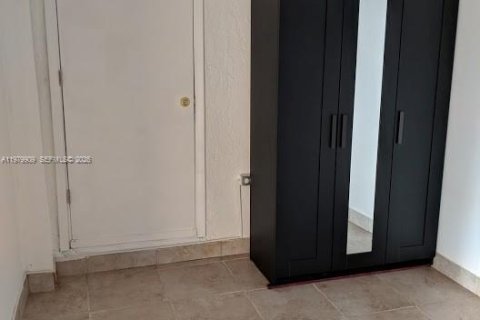 Снять в аренду коммерческую недвижимость в Хомстед, Флорида 1 спальня, 165.83м2, № 2046256 - фото 4