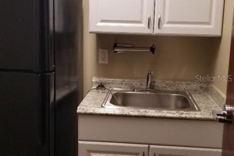 Propiedad comercial en alquiler en Oviedo, Florida, 93.55 m2 № 1562864 - foto 3