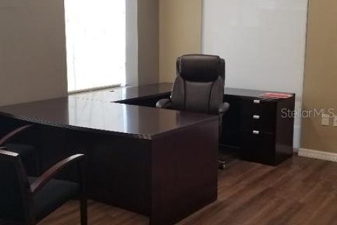 Propiedad comercial en alquiler en Oviedo, Florida, 93.55 m2 № 1562864 - foto 6