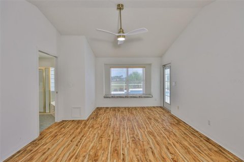 House in Sun City Center, Florida 2 bedrooms, 157.19 sq.m. № 1877199 - photo 14