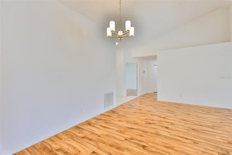 House in Sun City Center, Florida 2 bedrooms, 157.19 sq.m. № 1877199 - photo 7