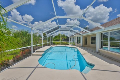 House in Sun City Center, Florida 2 bedrooms, 157.19 sq.m. № 1877199 - photo 1