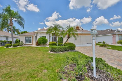 House in Sun City Center, Florida 2 bedrooms, 157.19 sq.m. № 1877199 - photo 3