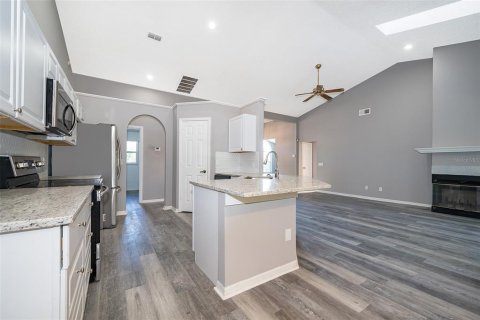 House in Orlando, Florida 4 bedrooms, 232.91 sq.m. № 2155272 - photo 25