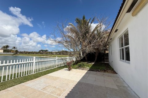 House in Homestead, Florida 4 bedrooms, 181.44 sq.m. № 2052980 - photo 23