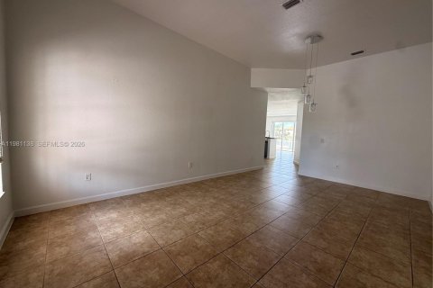 House in Homestead, Florida 4 bedrooms, 181.44 sq.m. № 2052980 - photo 10