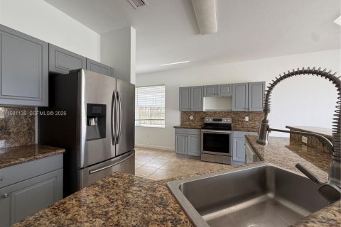 House in Homestead, Florida 4 bedrooms, 181.44 sq.m. № 2052980 - photo 13