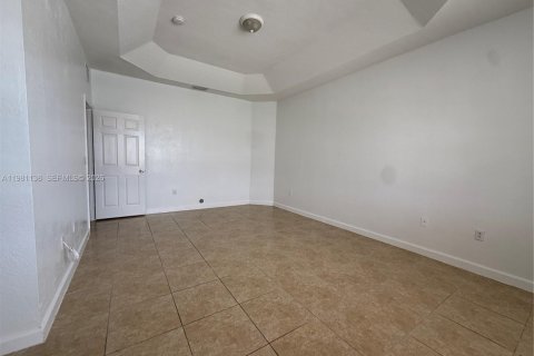 House in Homestead, Florida 4 bedrooms, 181.44 sq.m. № 2052980 - photo 25