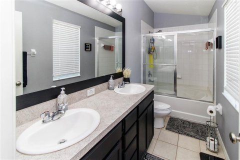 Townhouse in Tampa, Florida 2 bedrooms, 157.19 sq.m. № 1841910 - photo 21
