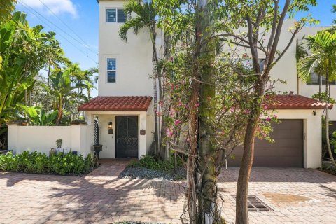 Touwnhouse à Fort Lauderdale, Floride 2 chambres, 204.38 m2 № 2368222