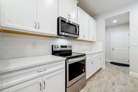 Touwnhouse à louer à Lutz, Floride: 3 chambres, 211.91 m2 № 2400968 - photo 24