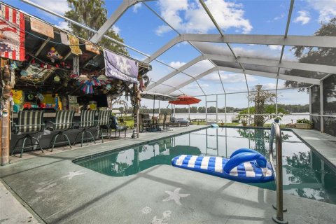 House in New Port Richey, Florida 3 bedrooms, 179.3 sq.m. № 1914216 - photo 2