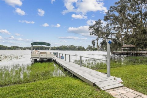 House in New Port Richey, Florida 3 bedrooms, 179.3 sq.m. № 1914216 - photo 3