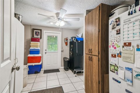 House in New Port Richey, Florida 3 bedrooms, 179.3 sq.m. № 1914216 - photo 19