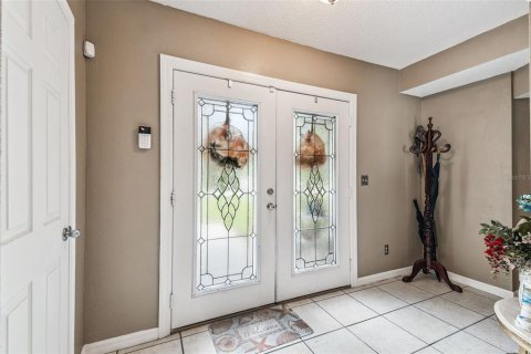 House in New Port Richey, Florida 3 bedrooms, 179.3 sq.m. № 1914216 - photo 9
