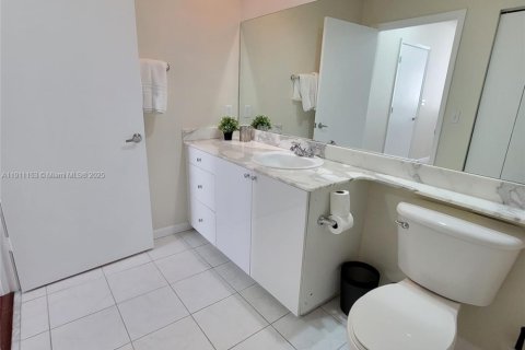 Condominio en alquiler en Aventura, Florida, 2 dormitorios, 109.53 m2 № 1966977 - foto 13