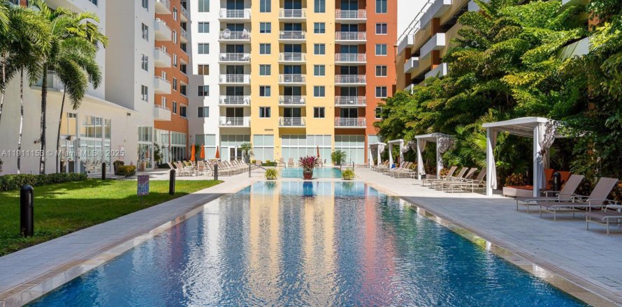 Condominio en Aventura, Florida, 2 dormitorios  № 1966977