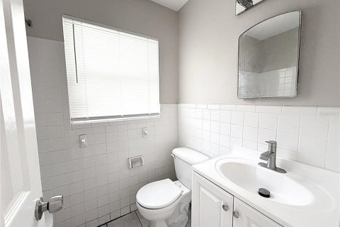 House in Saint Petersburg, Florida 2 bedrooms, 77.02 sq.m. № 1911789 - photo 9