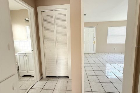 House in Saint Petersburg, Florida 2 bedrooms, 77.02 sq.m. № 1911789 - photo 13