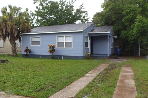 House in Saint Petersburg, Florida 2 bedrooms, 77.02 sq.m. № 1911789 - photo 1