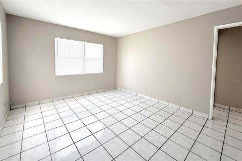 House in Saint Petersburg, Florida 2 bedrooms, 77.02 sq.m. № 1911789 - photo 3