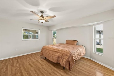 House in Port Charlotte, Florida 3 bedrooms, 166.39 sq.m. № 1797131 - photo 18