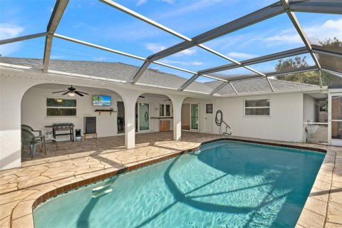 House in Port Charlotte, Florida 3 bedrooms, 166.39 sq.m. № 1797131 - photo 2
