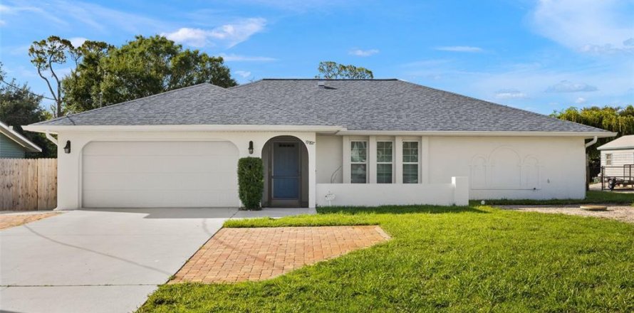 Casa en Port Charlotte, Florida 3 dormitorios, 166.39 m2 № 1797131