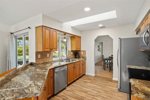 House in Port Charlotte, Florida 3 bedrooms, 166.39 sq.m. № 1797131 - photo 11