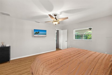 House in Port Charlotte, Florida 3 bedrooms, 166.39 sq.m. № 1797131 - photo 19