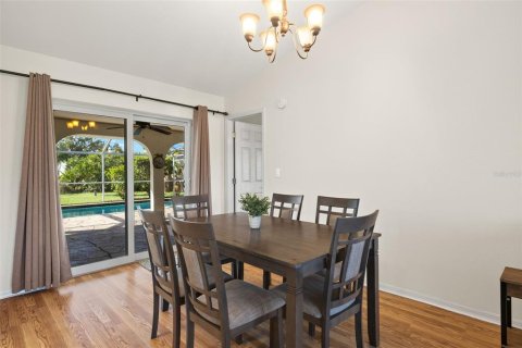 House in Port Charlotte, Florida 3 bedrooms, 166.39 sq.m. № 1797131 - photo 13