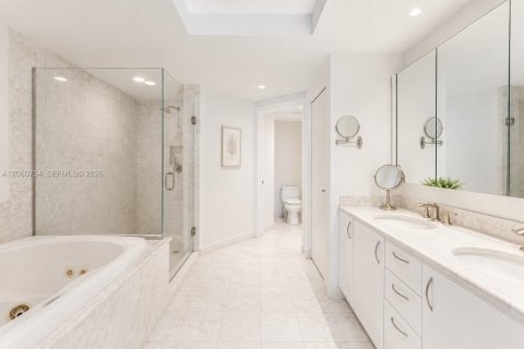 Condo in Miami, Florida, 3 bedrooms № 2177543 - photo 10