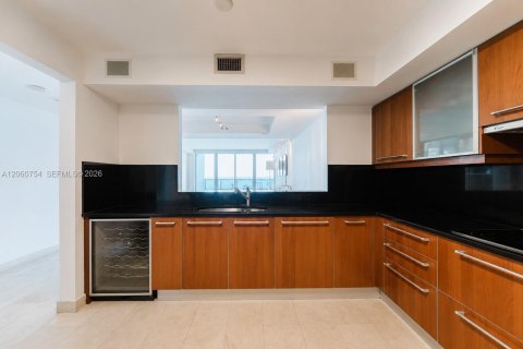 Condo in Miami, Florida, 3 bedrooms № 2177543 - photo 8