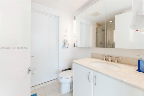 Condo in Miami, Florida, 3 bedrooms № 2177543 - photo 15