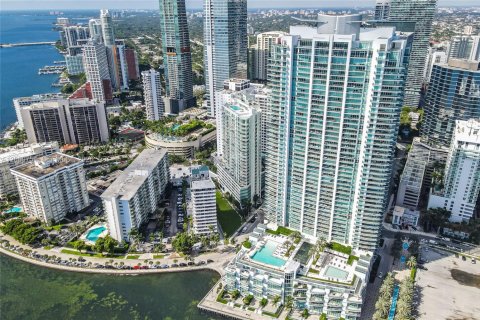 Condominio en venta en Miami, Florida, 3 dormitorios, 197.88 m2 № 2177543 - foto 29